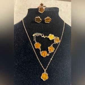 4pc Set Clover Flower Necklace Bracelet Earring Ring Gold Tone